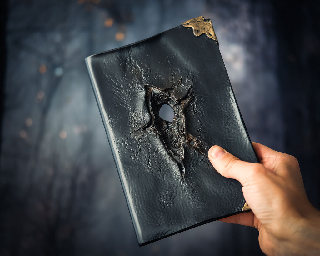 Productafbeelding Harry Potter - Riddle Dagboek Standbeeld met Basilisk Tand