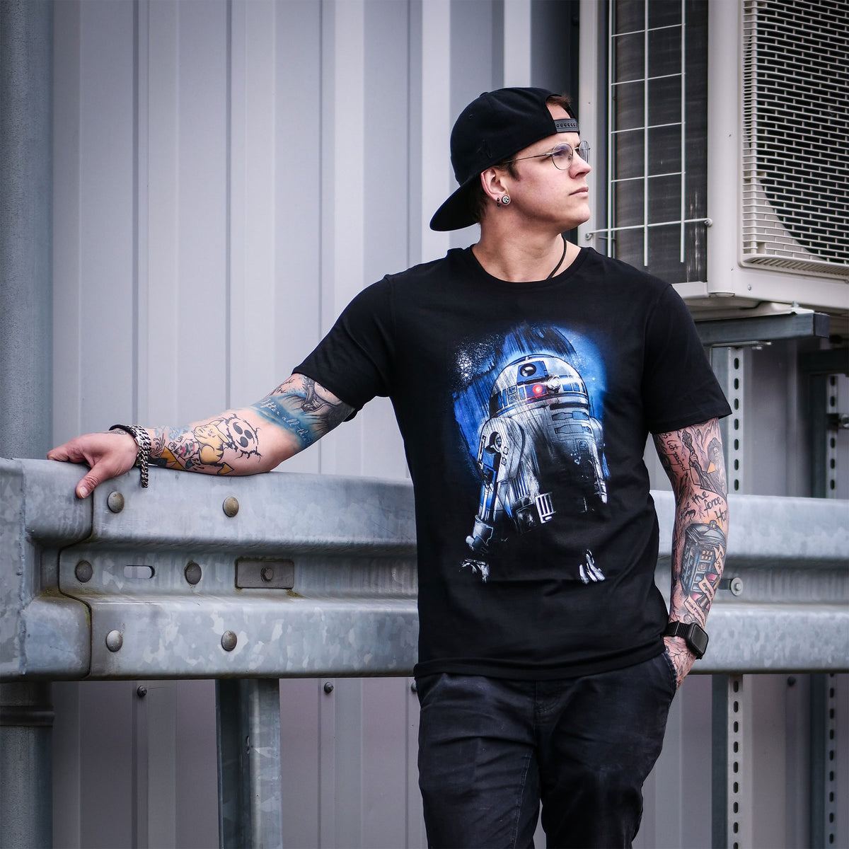 Productafbeelding Star Wars - R2-D2 Droid in het donker T-shirt zwart