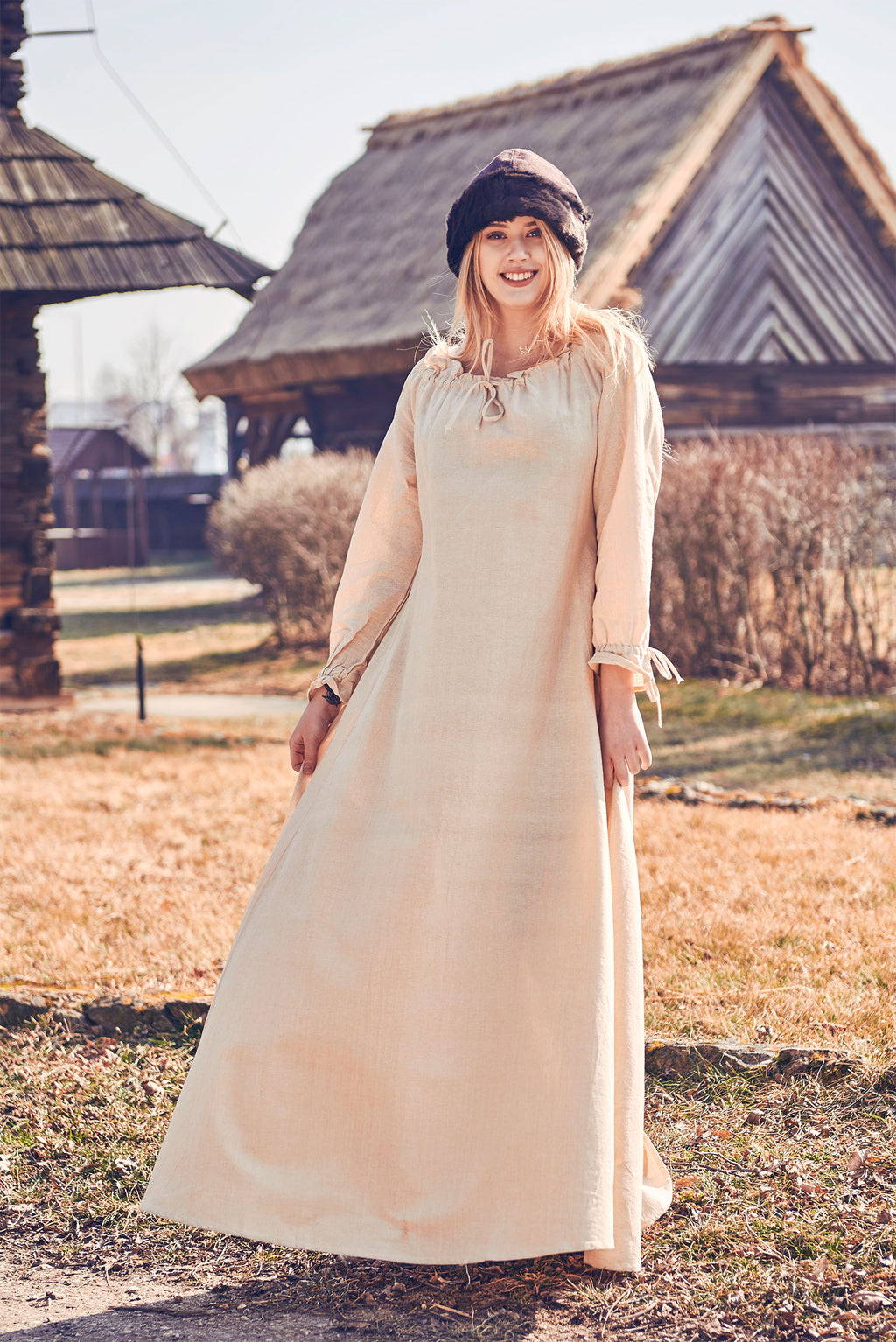 Productafbeelding Middeleeuwse Lange Mouwen Jurk Beige