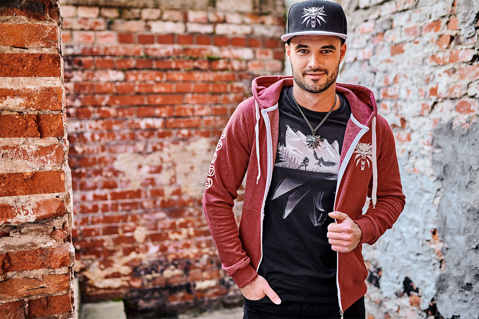 Productafbeelding Witcher - Wolf Medaillon Hoodie rood