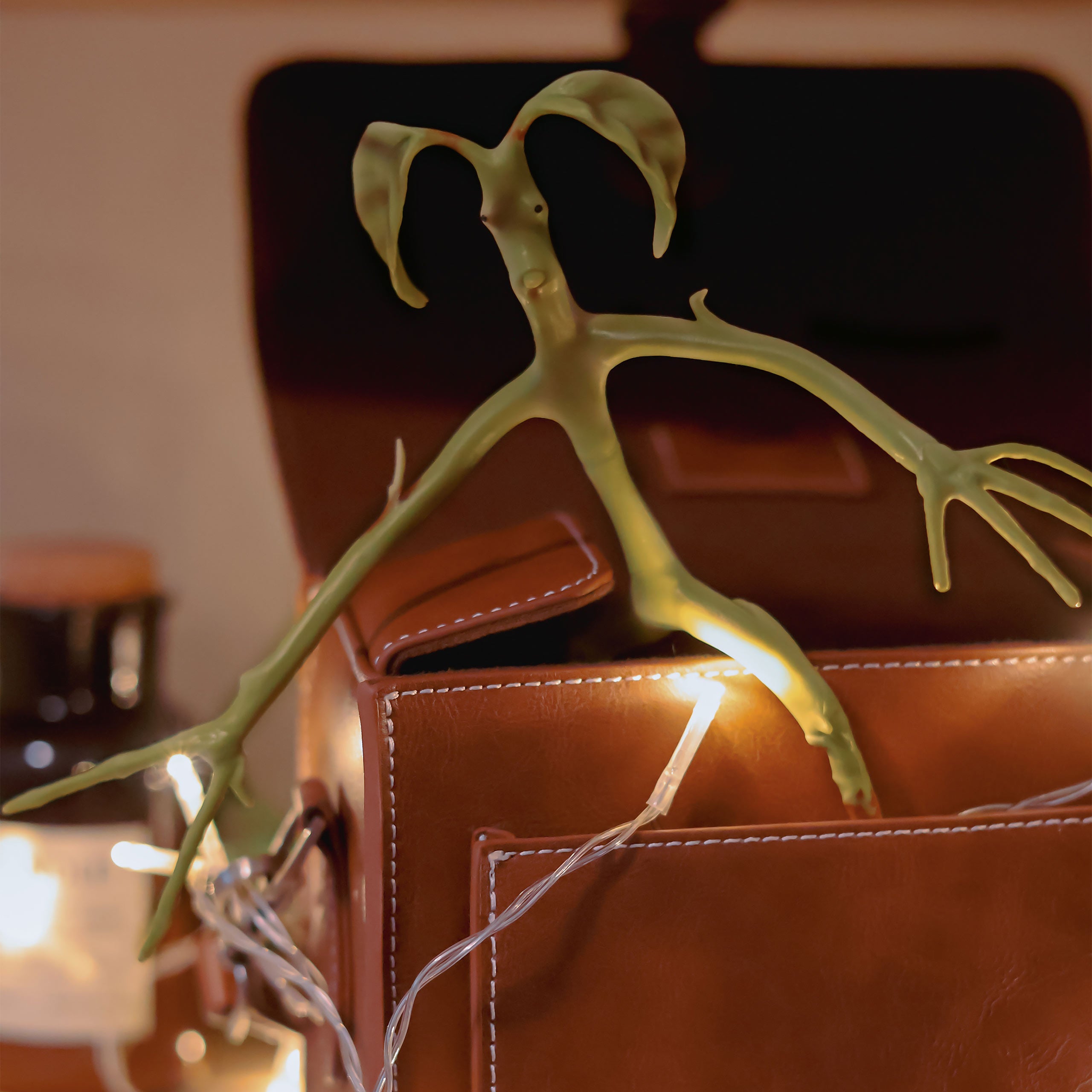Productafbeelding Fantastic Beasts - Buigbare Bowtruckle-figuur 19cm
