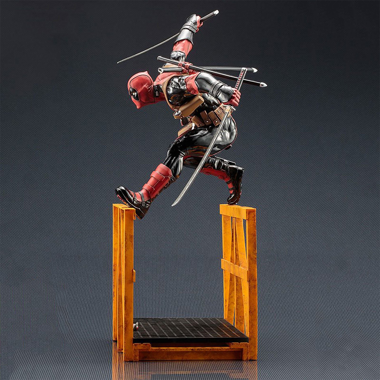 Productafbeelding Super Deadpool Verzamelaarsbeeldje 43 cm