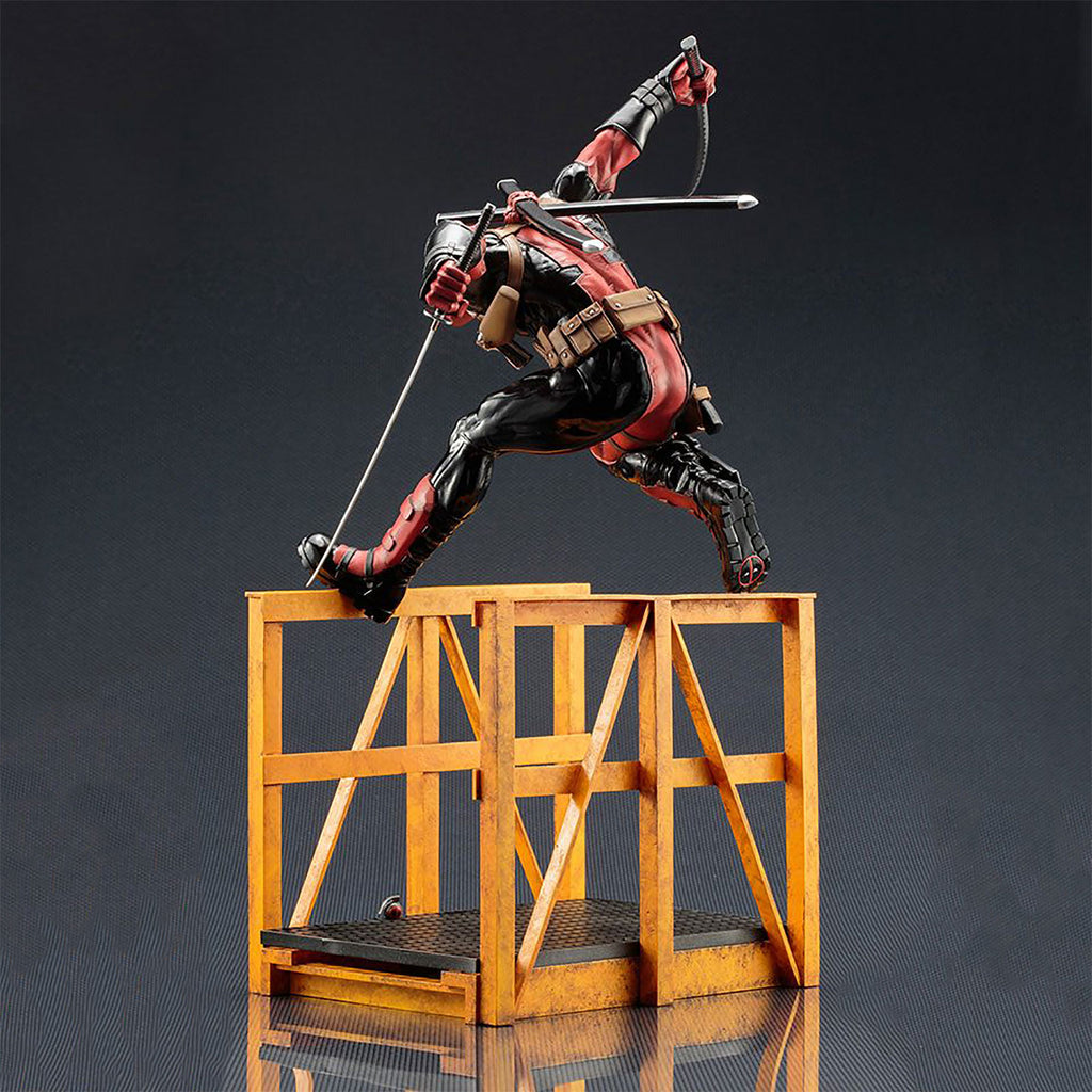 Productafbeelding Super Deadpool Verzamelaarsbeeldje 43 cm