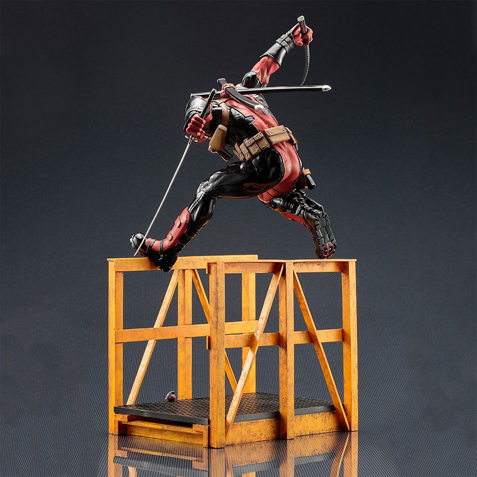 Productafbeelding Super Deadpool Verzamelaarsbeeldje 43 cm