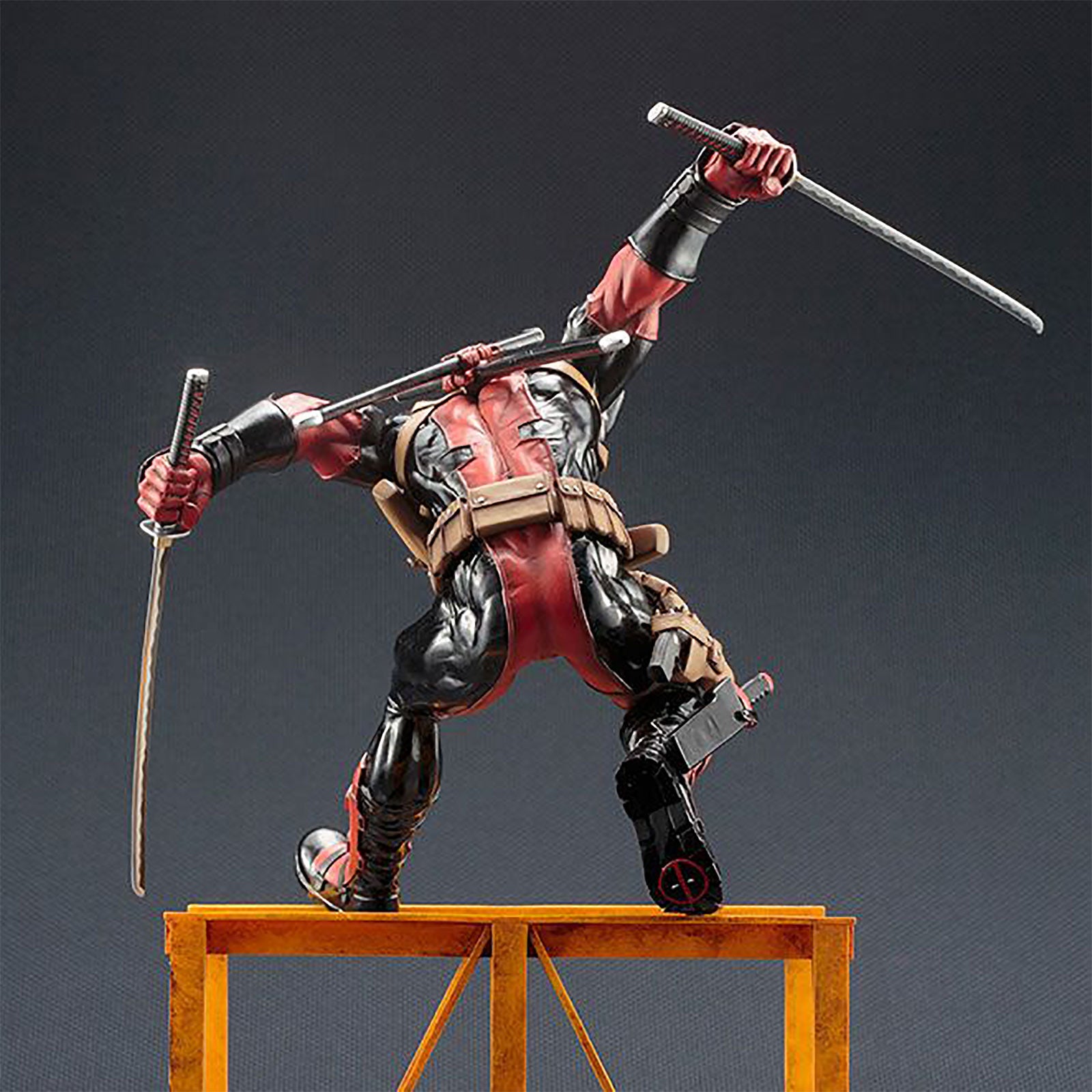 Productafbeelding Super Deadpool Verzamelaarsbeeldje 43 cm
