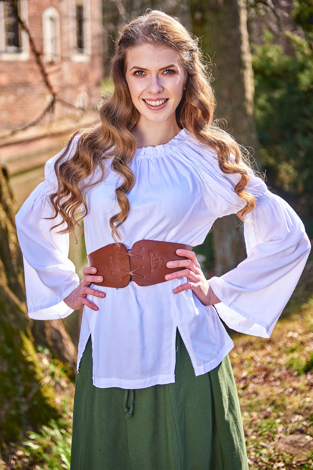 Productafbeelding Middeleeuwse korsetriem Alana met Keltische embossing bruin