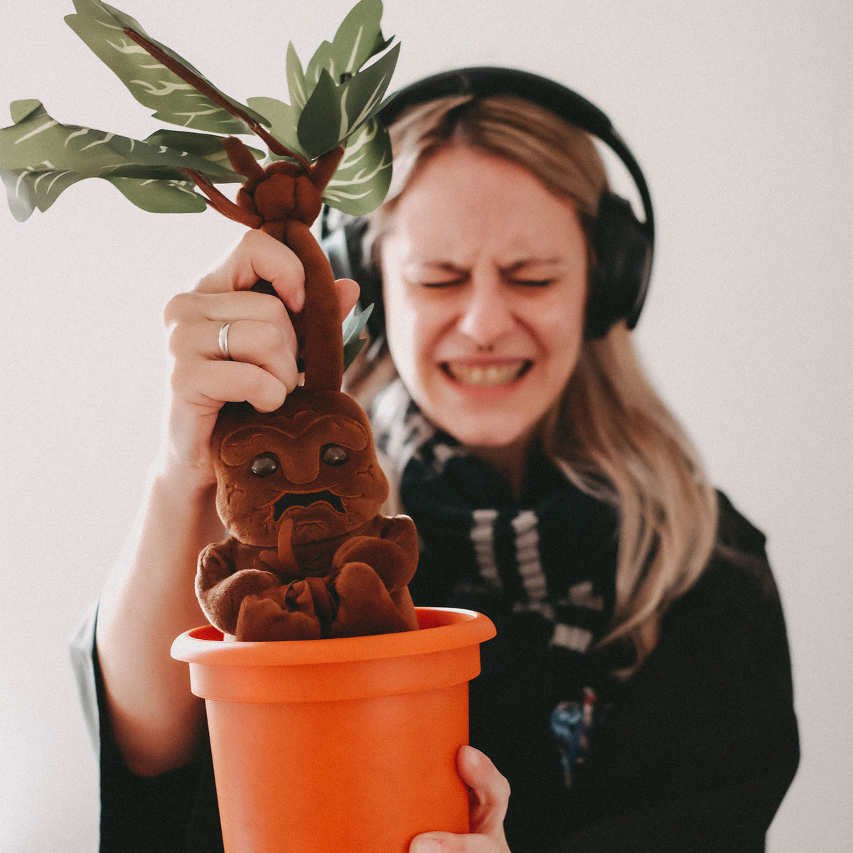 Productafbeelding Harry Potter - Mandragora Knuffelfiguur met Geluid 35 cm