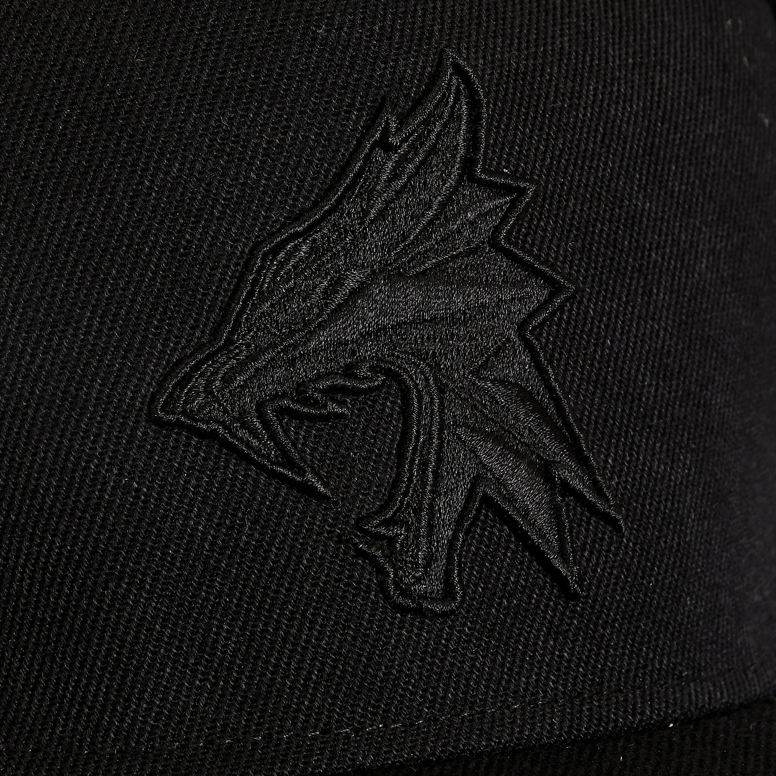 Productafbeelding Witcher - Wolf Silhouet Snapback Cap zwart