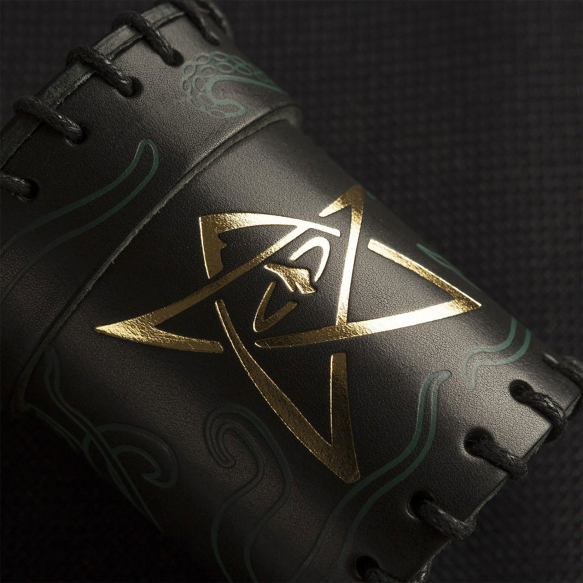 Productafbeelding Call of Cthulhu RPG Elder Sign Dobbelbeker Zwart