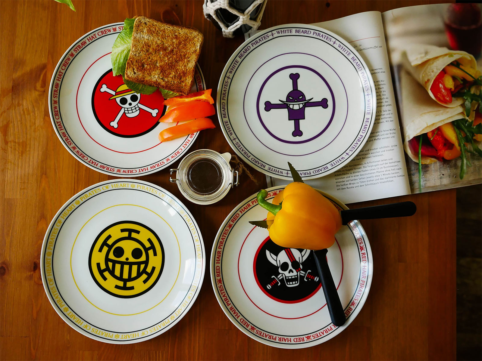 Productafbeelding One Piece - Piraatbendes Logo's Bordenset