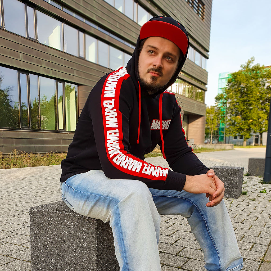 Productafbeelding Marvel - Logo Hoodie met mouwprint zwart
