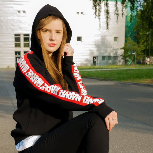 Productafbeelding Marvel - Logo Hoodie met mouwprint zwart