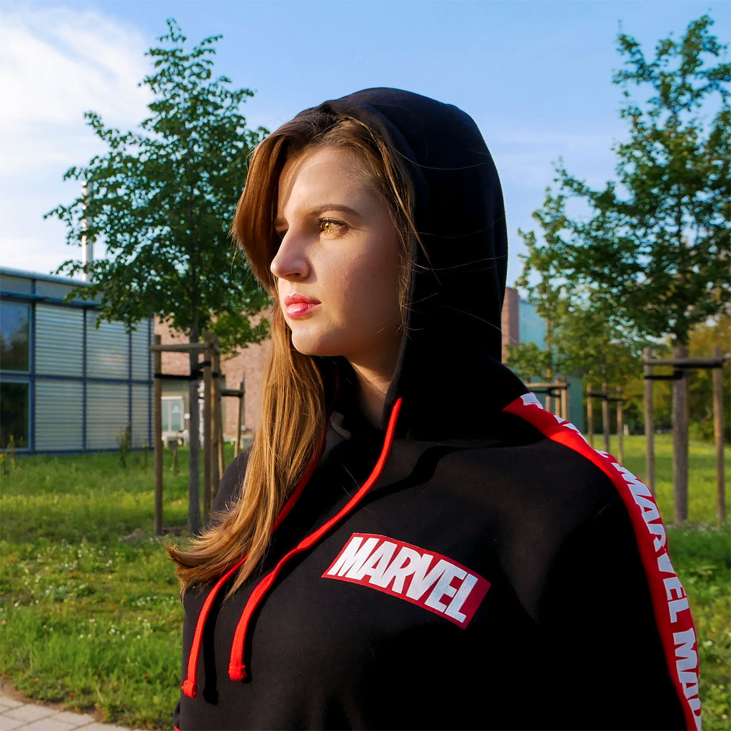 Productafbeelding Marvel - Logo Hoodie met mouwprint zwart