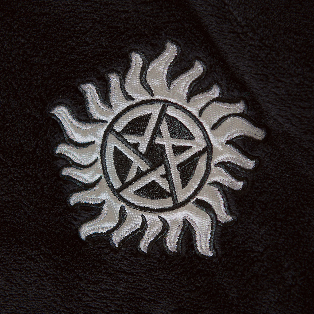 Productafbeelding Supernatural - Anti Possession Symbool Badjas