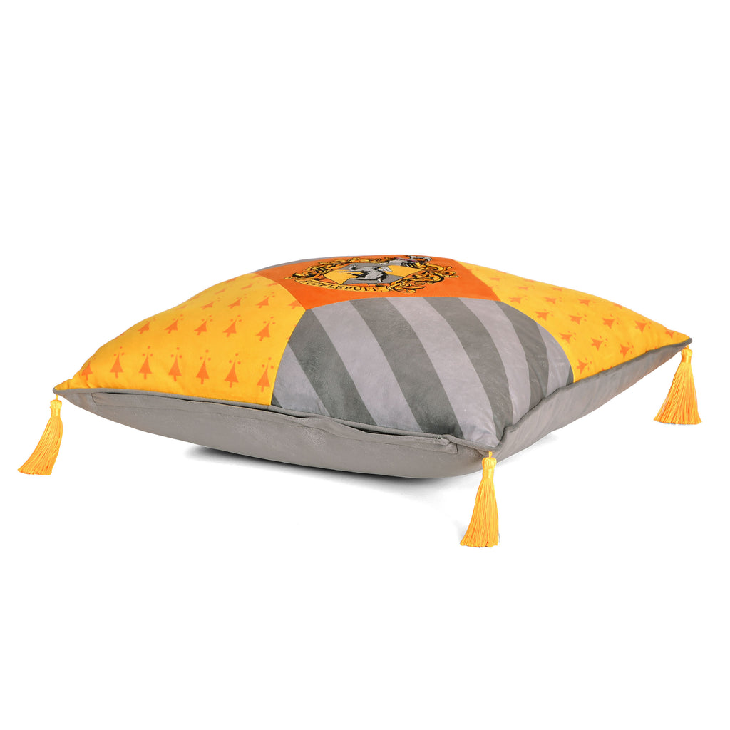 Product image Harry Potter - Hufflepuff cushion with tassels deluxe