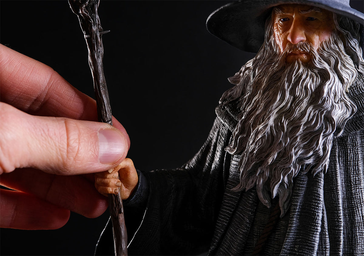 Productafbeelding In de ban van de Ring - Gandalf de Grijze Classic Series Deluxe Figuur 35 cm