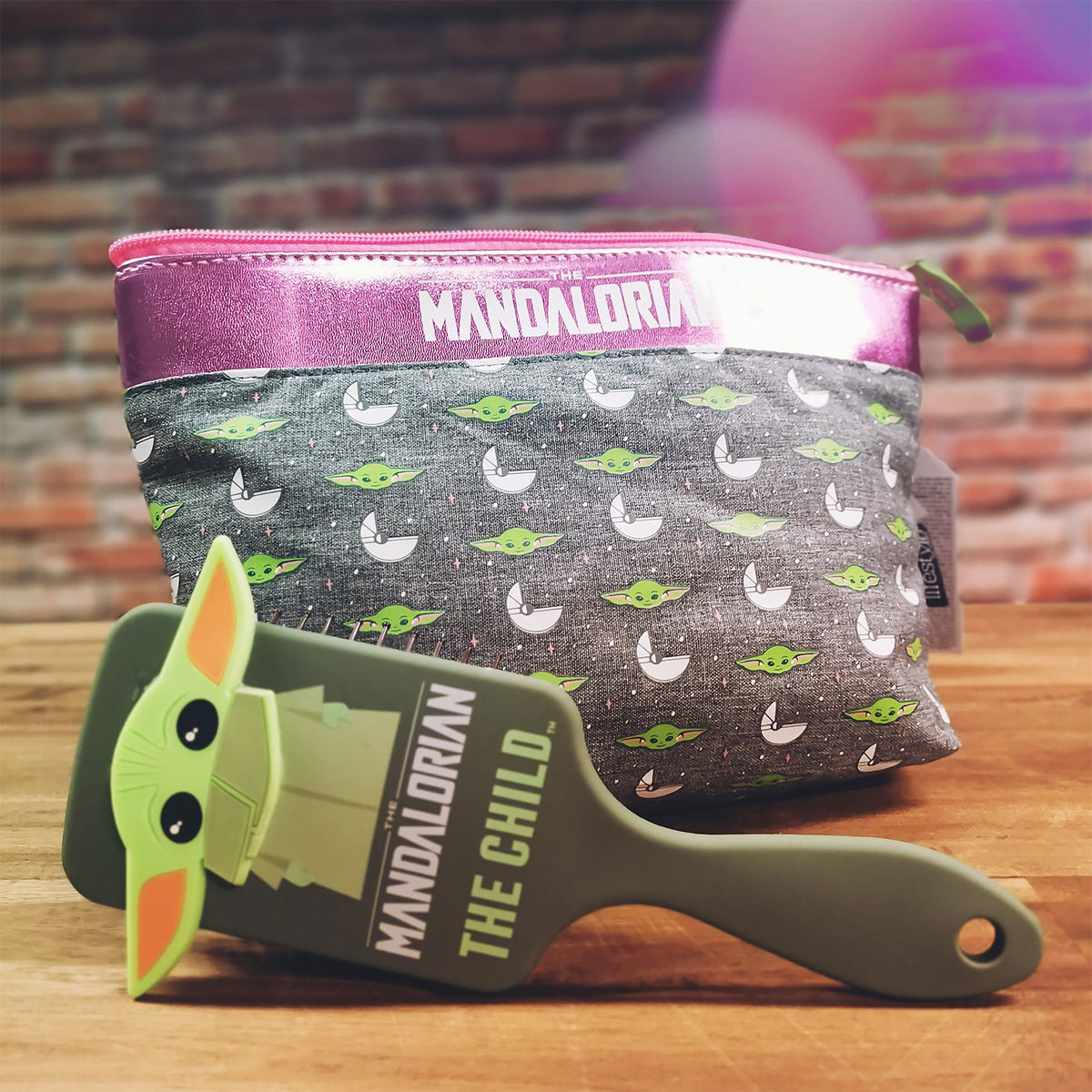 Productafbeelding Grogu met Wieg Make-up Tas - Star Wars The Mandalorian
