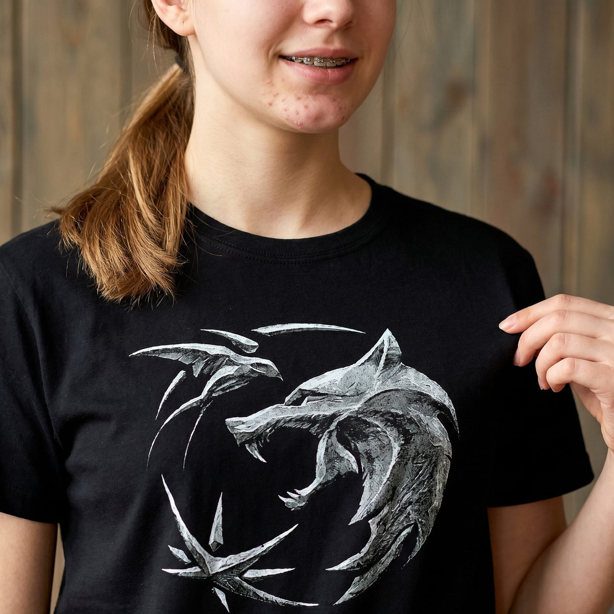 Productafbeelding Witcher - Wolf Embleem T-Shirt Zwart