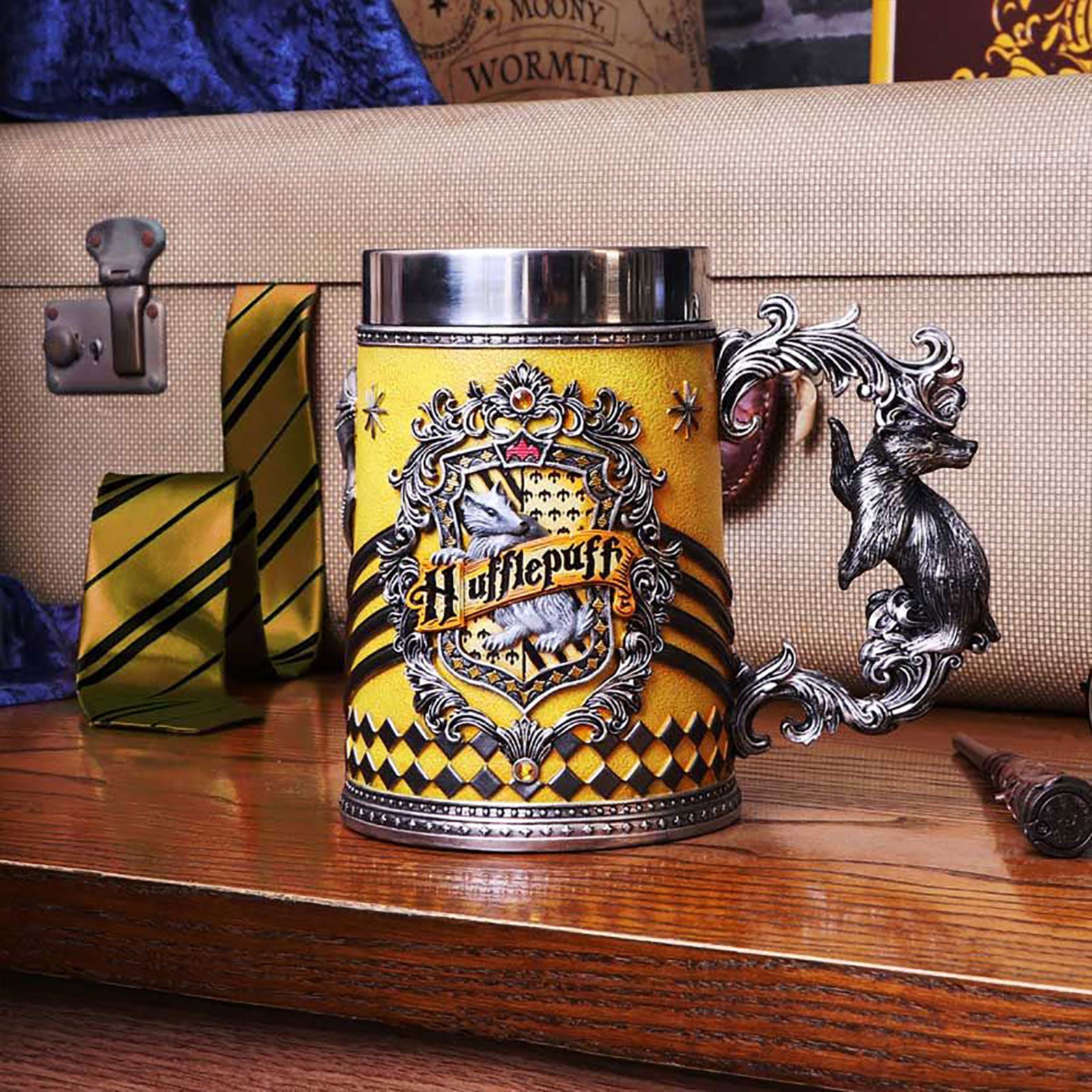 Productafbeelding Harry Potter - Hufflepuff Logo Deluxe Mok