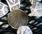 Productafbeelding Witcher - Geralt Witte Wolf RPG Dobbelstenenset 7-delig met verzamelaarsmunt