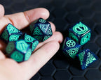 Productafbeelding Witcher - Yennefer Sorceress Supreme RPG Dobbelsteen Set 7dlg met Verzamelmunt
