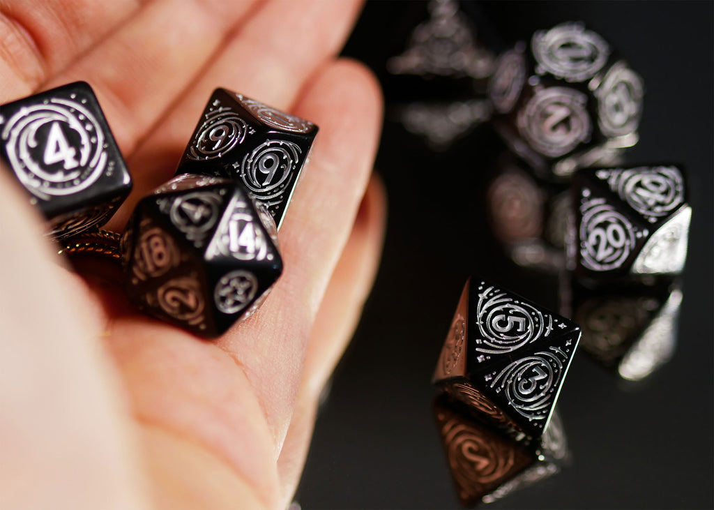 Productafbeelding Witcher - Yennefer Obsidian Star RPG Dobbelstenen Set 7dlg met Verzamelmunt