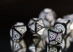 Productafbeelding Witcher - Yennefer Obsidian Star RPG Dobbelstenen Set 7dlg met Verzamelmunt