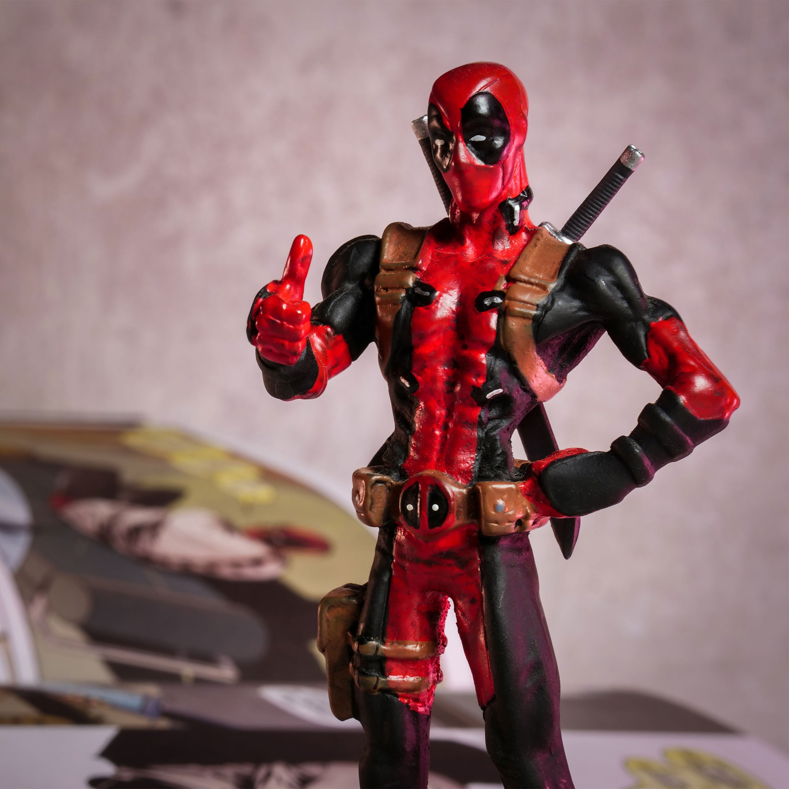 Productafbeelding Deadpool - Heavyweights Metalen Figuur in Verzamelaarsblik