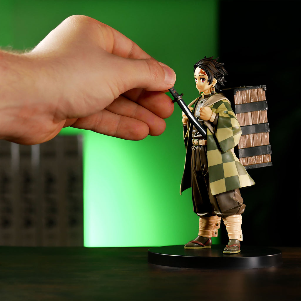 Productafbeelding Demon Slayer - Tanjiro Kamado met Nezuku Box Figuur 16,5 cm