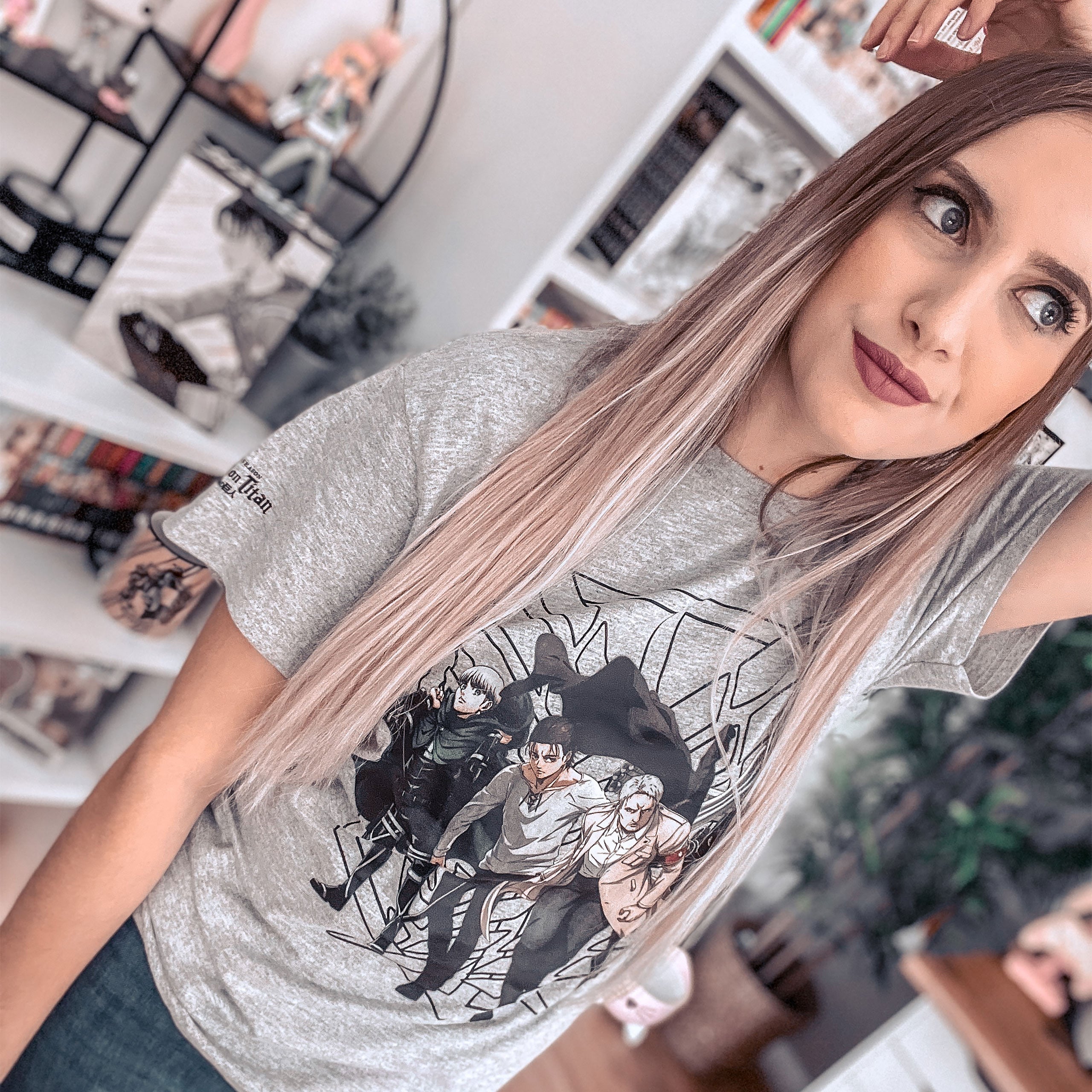 Productafbeelding Attack on Titan - Groep T-Shirt grijs