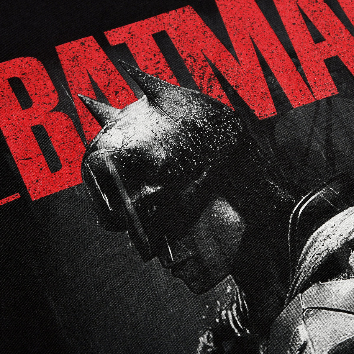Productafbeelding The Batman - Standing In The Rain T-Shirt Zwart
