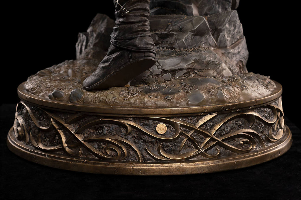 Product image The Lord of the Rings - Legolas Premium Collector Statue 1:2
