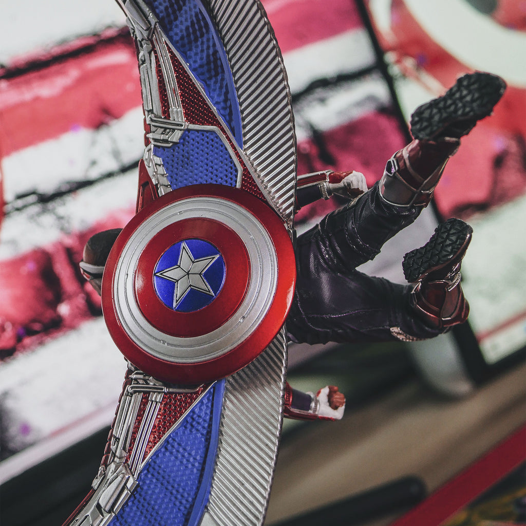 Productafbeelding The Falcon and The Winter Soldier - Captain America BDS Art Scale Deluxe Statue