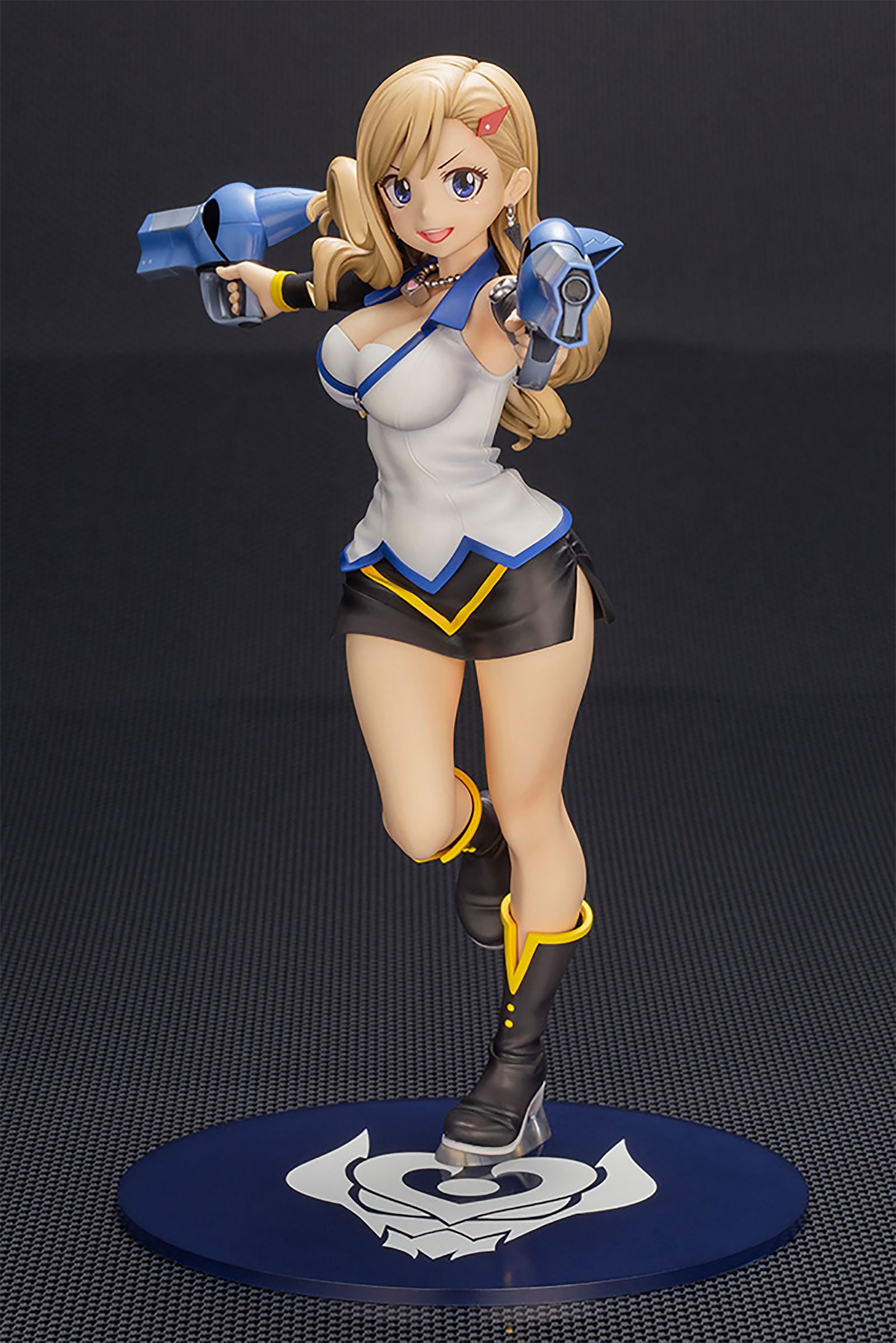 Product image Edens Zero - Rebecca Bluegarden ARTFX J Statue Bonus Edition