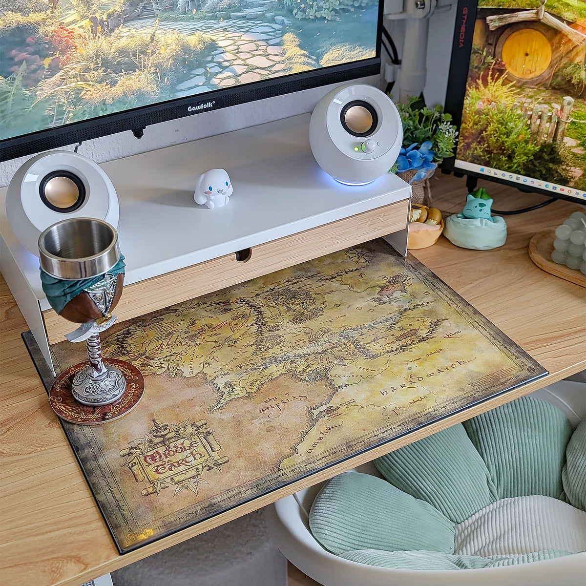Product image The Lord of the Rings - Middle Earth Map Desk Pad