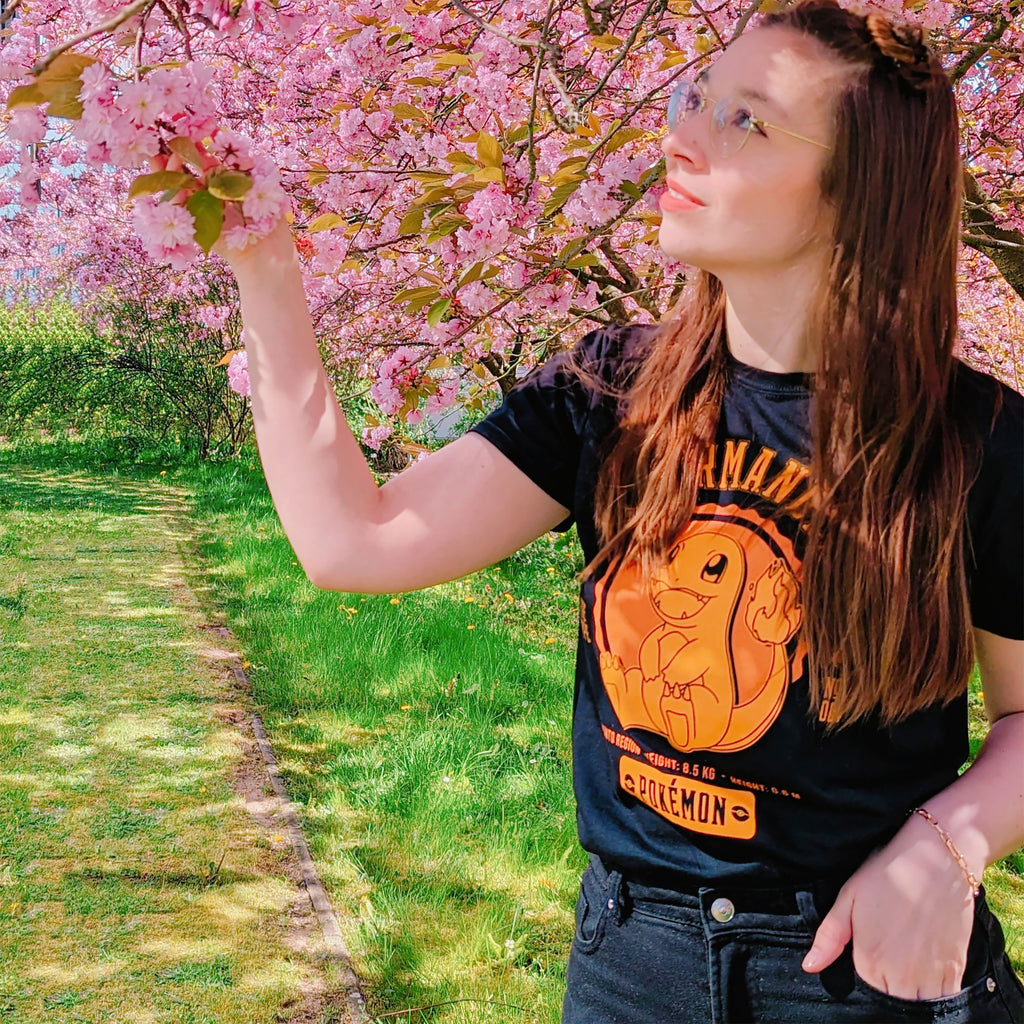 Productafbeelding Pokemon - Charmander College T-Shirt Zwart