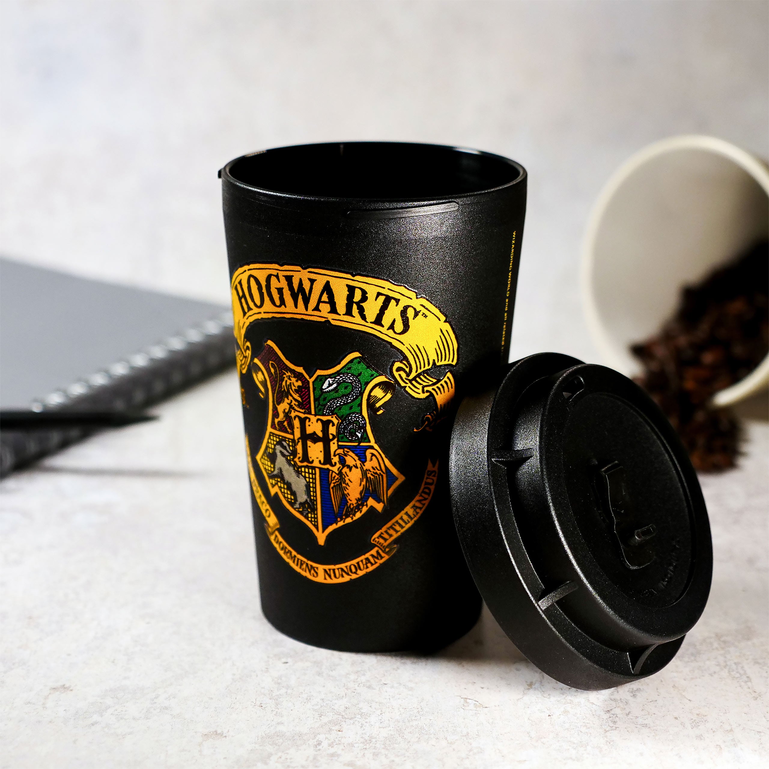 Productafbeelding Hogwarts Crest To Go mok - Harry Potter