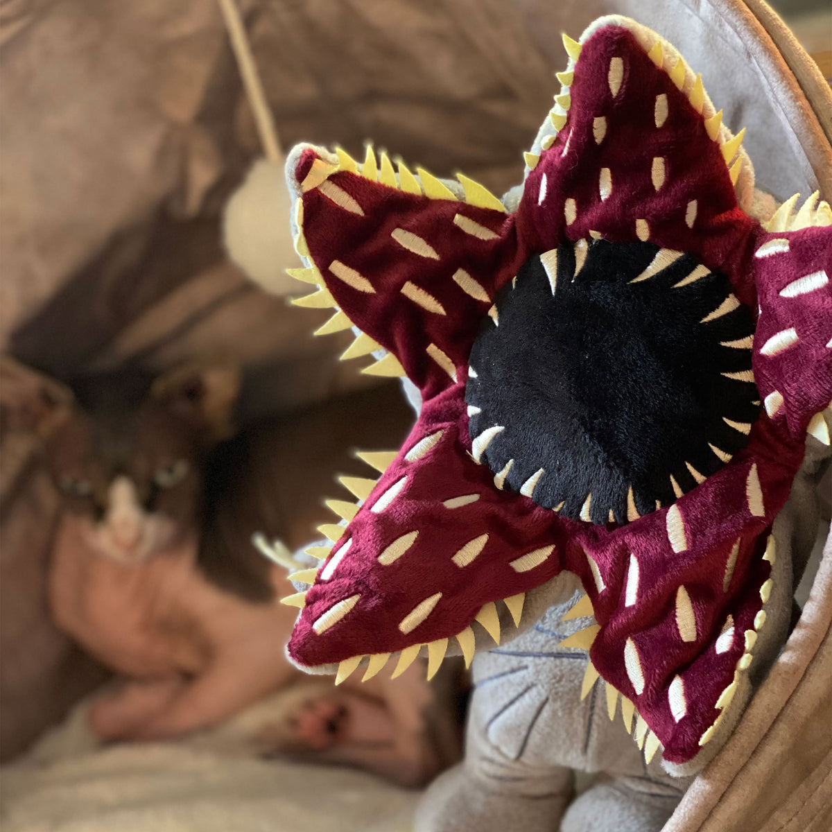 Productafbeelding Stranger Things - Demogorgon Pluche Figuur 26 cm