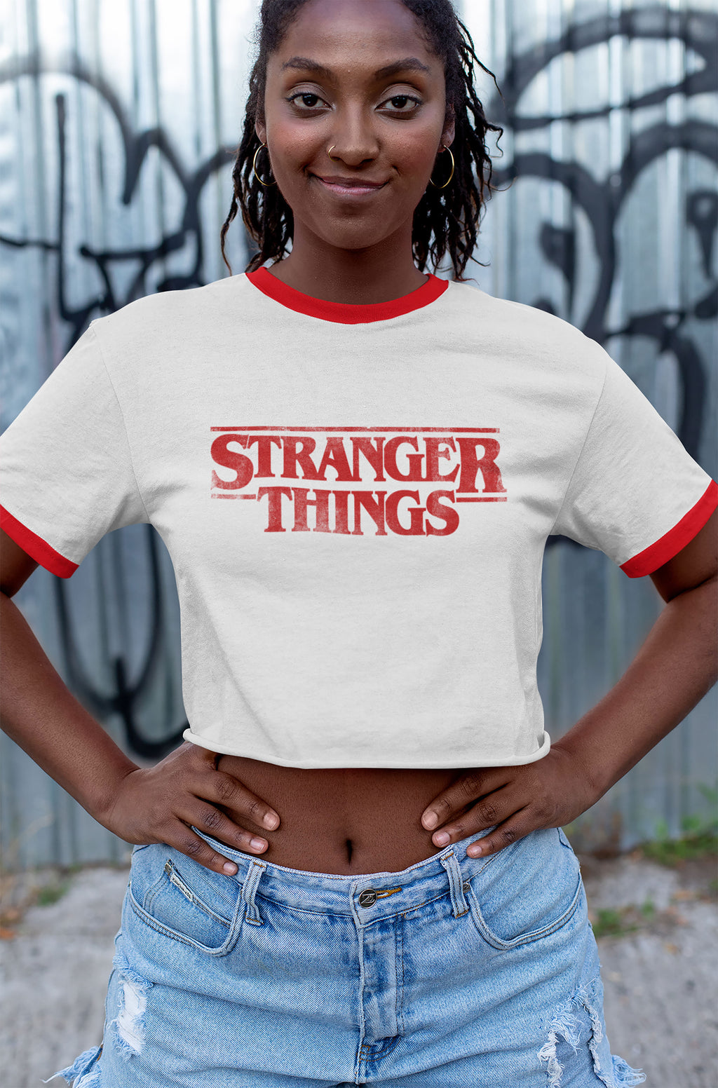 Productafbeelding Stranger Things - Distressed Logo Crop Top wit