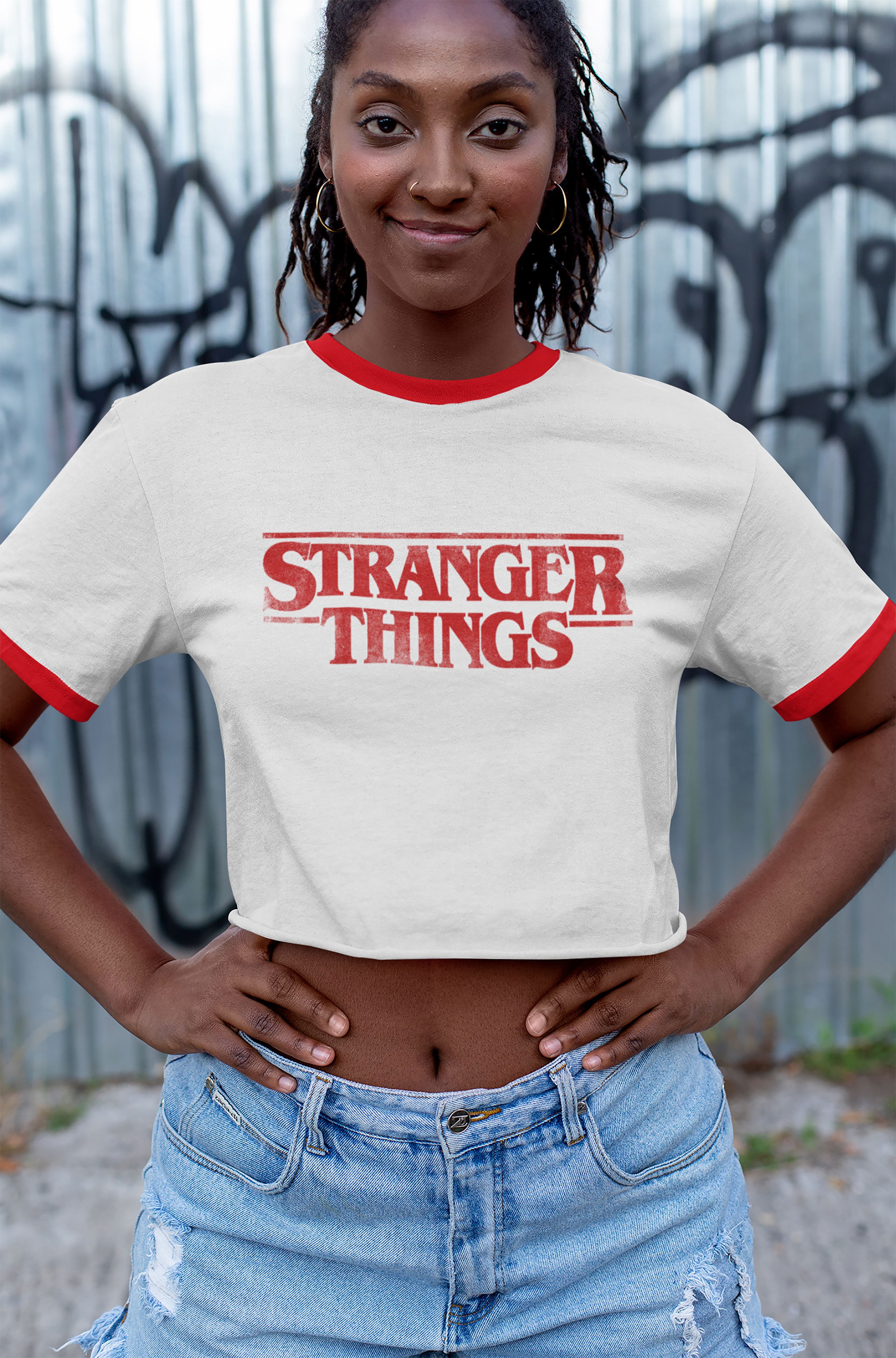 Productafbeelding Stranger Things - Distressed Logo Crop Top wit