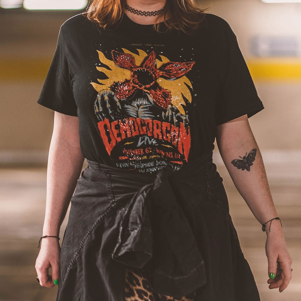 Productafbeelding Stranger Things - Demogorgon Live Poster T-Shirt Zwart