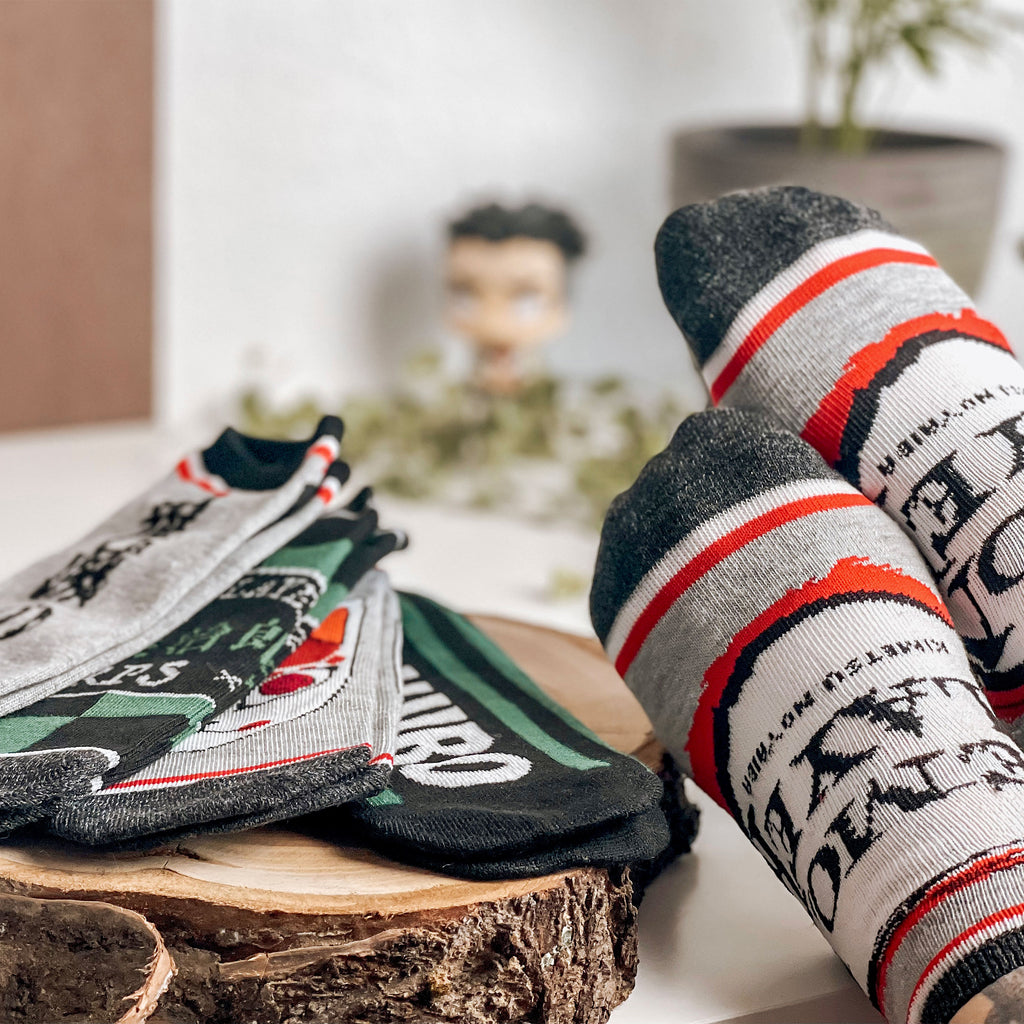 Product image Demon Slayer - Logo Sneaker Socks 5-pack