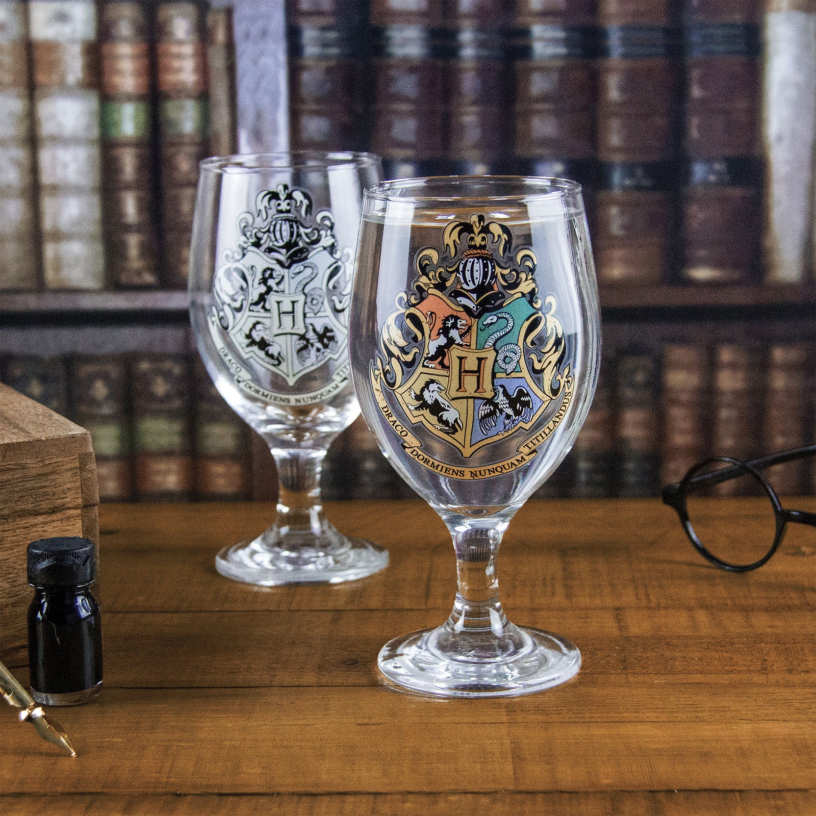 Productafbeelding Harry Potter - Hogwarts Wapenschild Kleurveranderend Glas