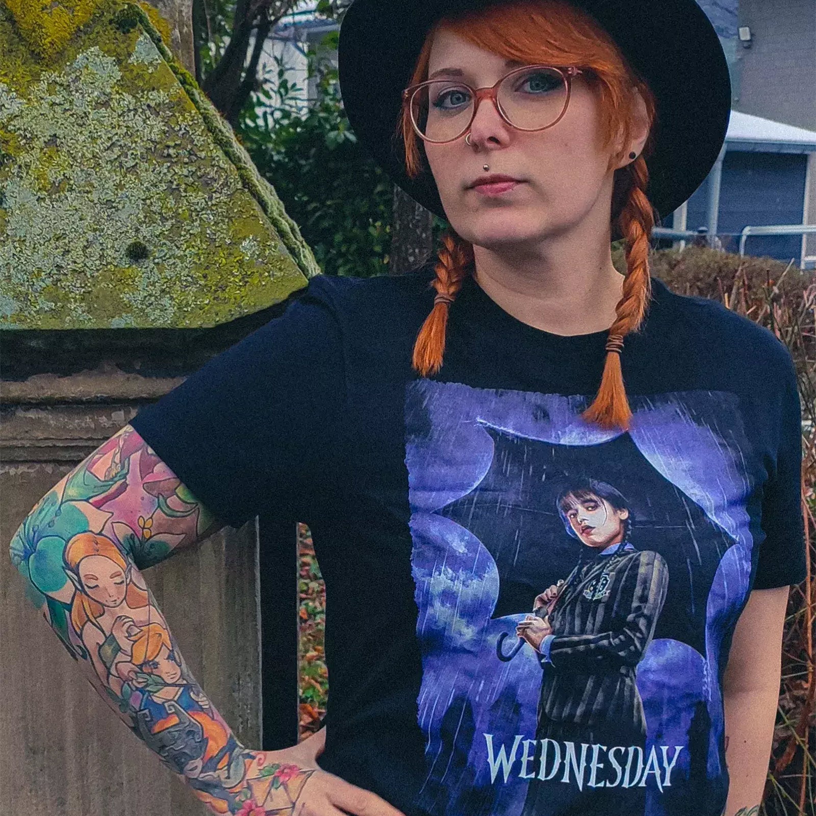 Productafbeelding Wednesday - Teaser Poster T-Shirt zwart