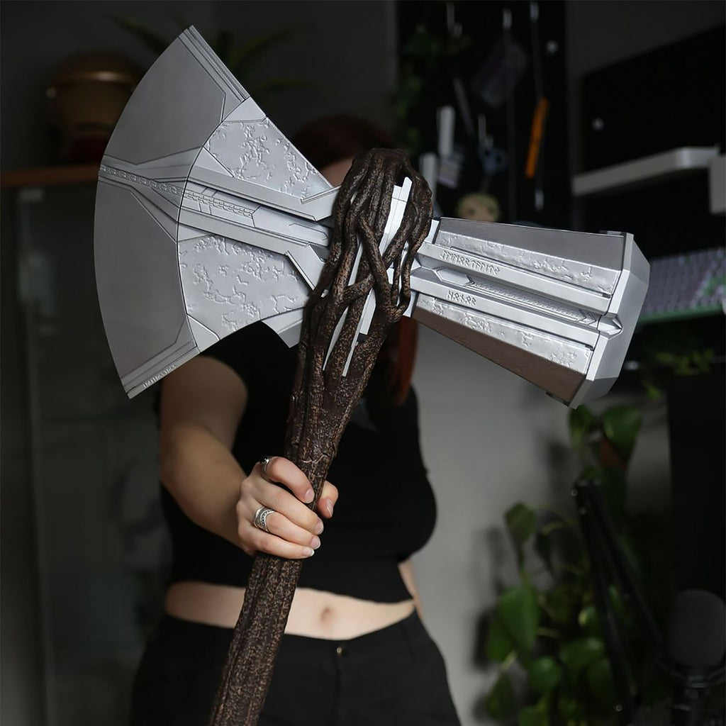 Productafbeelding Thor - Stormbreaker Replica met Licht- en Geluidseffecten