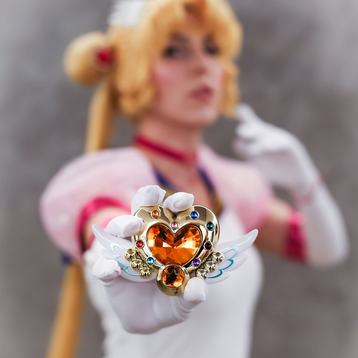 Productafbeelding Sailor Moon - Cosmos Eternal Moon Transformatie Broche met Licht- en Geluidseffecten