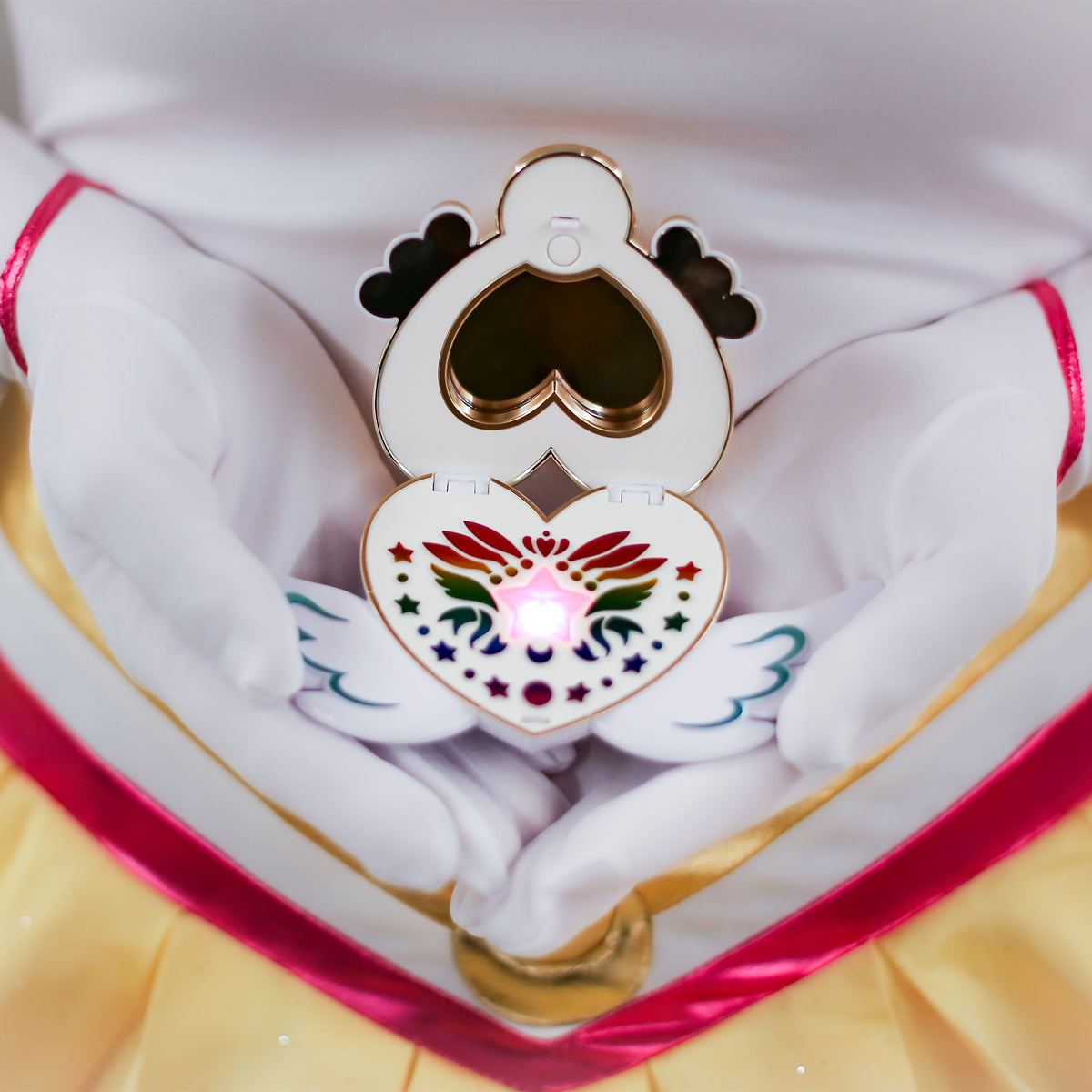 Productafbeelding Sailor Moon - Cosmos Eternal Moon Transformatie Broche met Licht- en Geluidseffecten