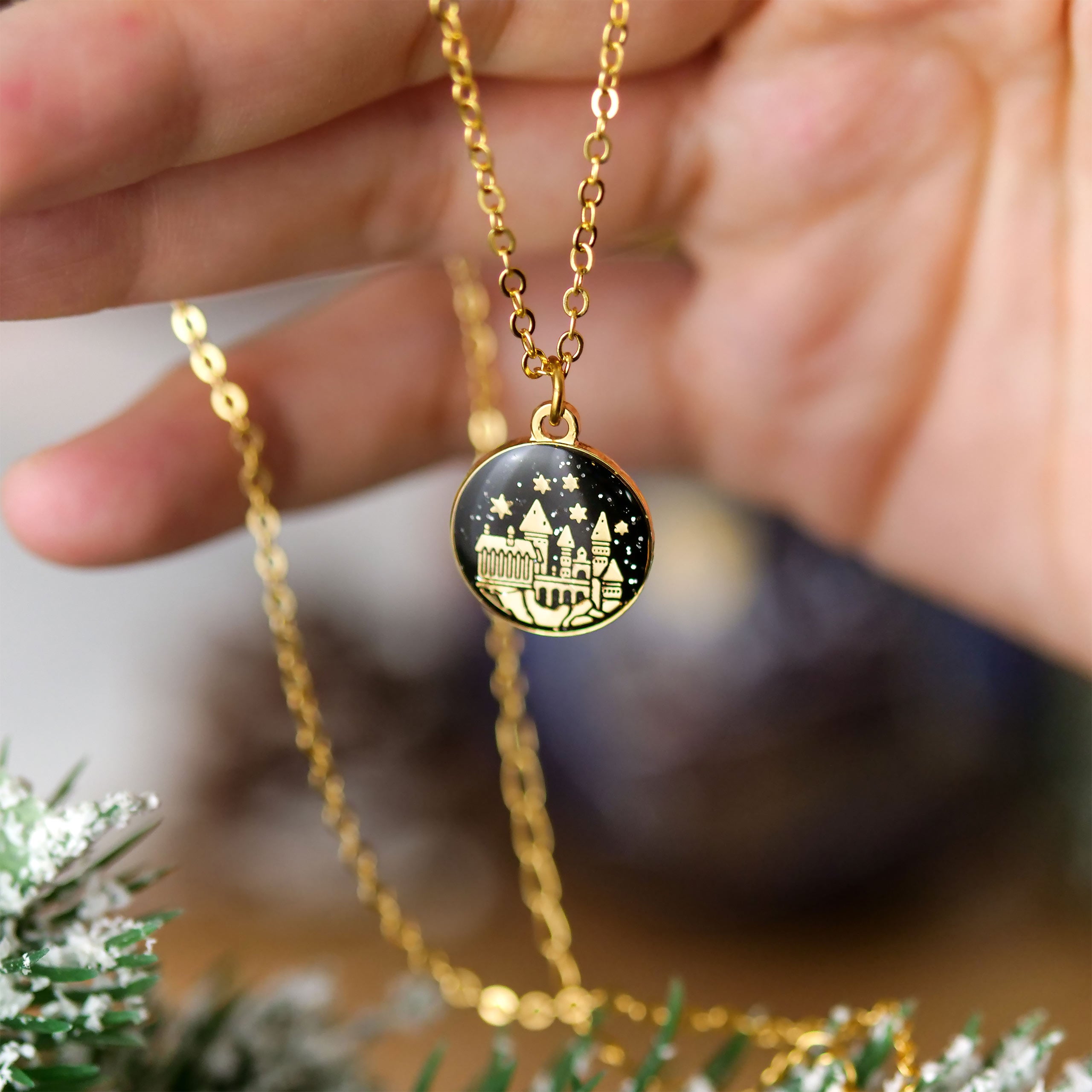 Productafbeelding Harry Potter - Zweinstein School of Witchcraft Kerstbal met Ketting