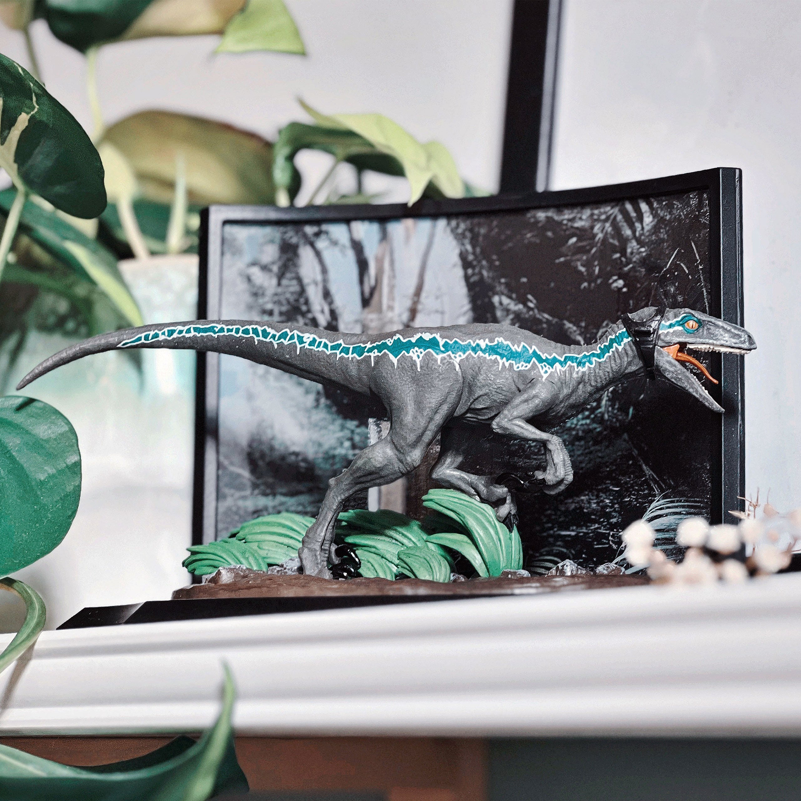 Productafbeelding Jurassic Park - Blauwe Velociraptor Diorama Figuur
