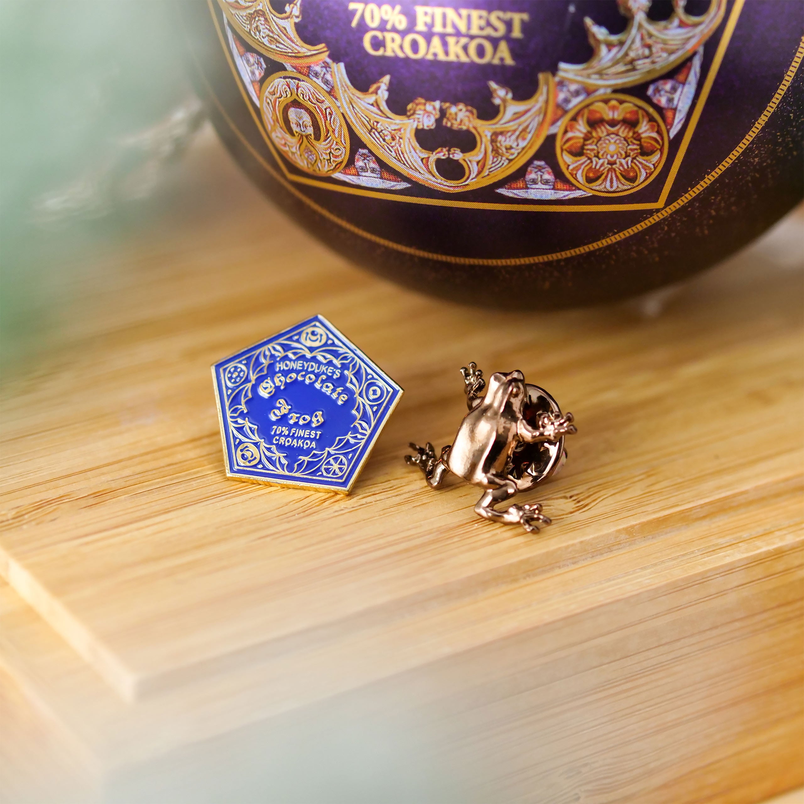 Product image Harry Potter - Chocolate Frog Christmas Ball with Pins